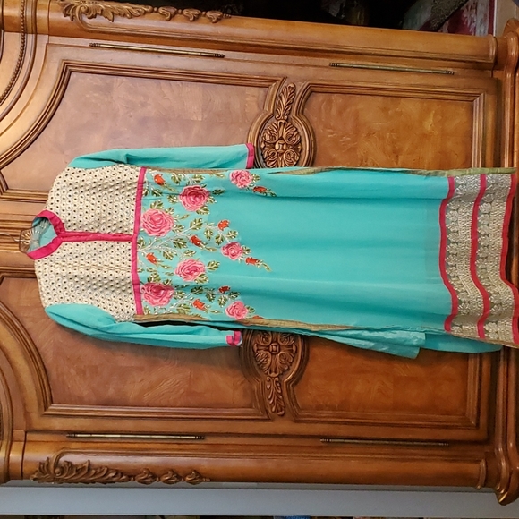 Handmade in INDIA embroidered crystals silk SARI M - Picture 1 of 9
